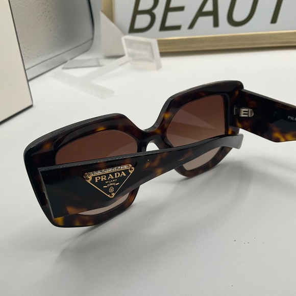 Sunglasses PRADA SPR 14Z - Picture 8 of 9